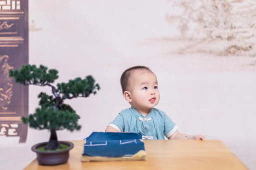 抚顺宝宝眼屎多是什么原因 抚顺宝宝眼屎多是什么原因